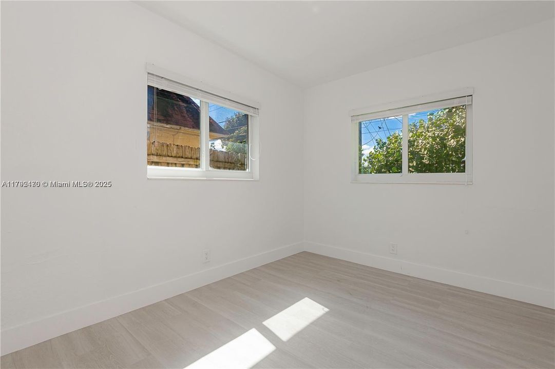 最近租的: $2,500 (3 贝兹, 2 浴室, 2504 平方英尺)