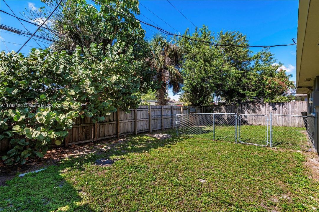 最近租的: $2,500 (3 贝兹, 2 浴室, 2504 平方英尺)