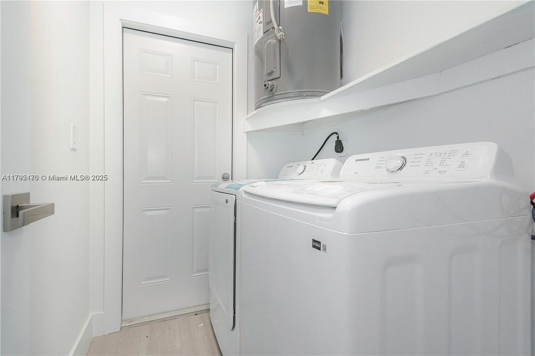 最近租的: $2,500 (3 贝兹, 2 浴室, 2504 平方英尺)