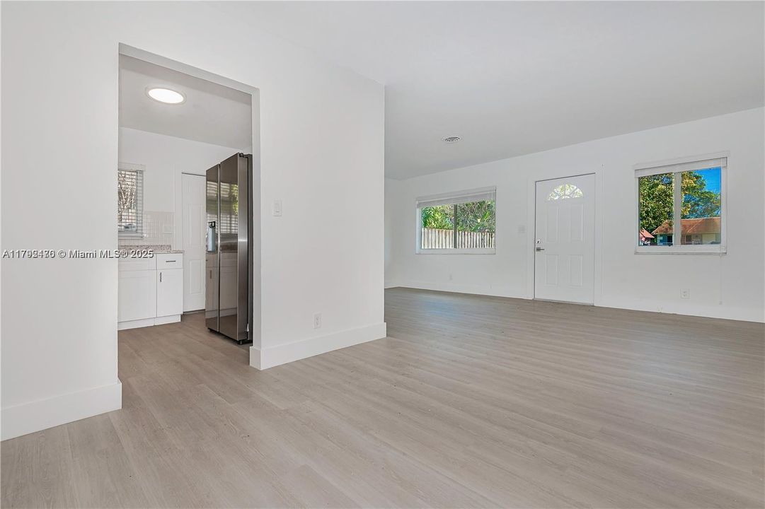 最近租的: $2,500 (3 贝兹, 2 浴室, 2504 平方英尺)