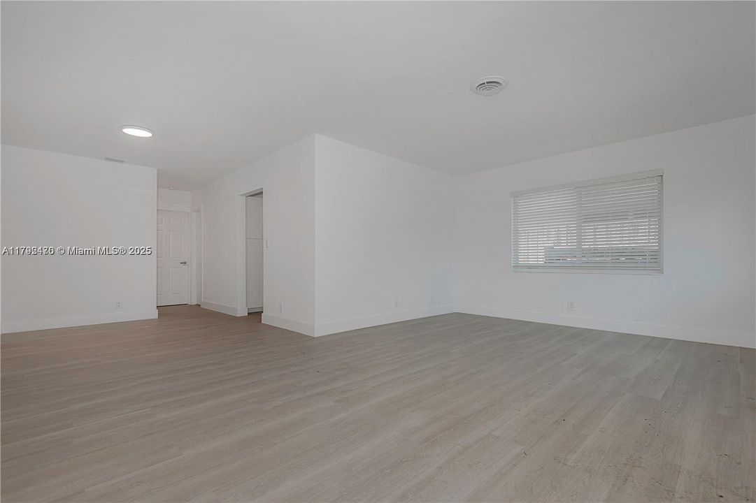 最近租的: $2,500 (3 贝兹, 2 浴室, 2504 平方英尺)