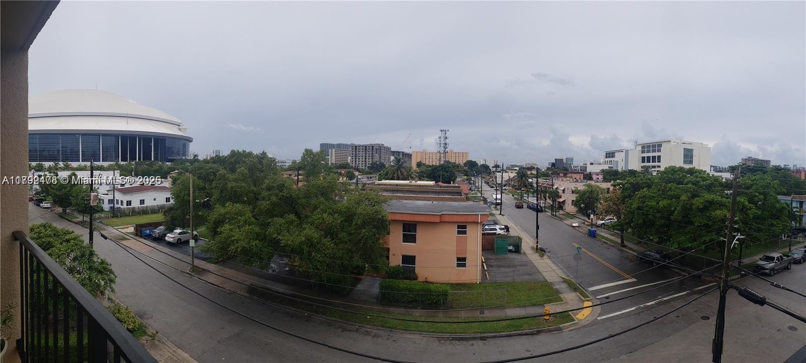 For Sale: $230,000 (2 beds, 1 baths, 759 Square Feet)