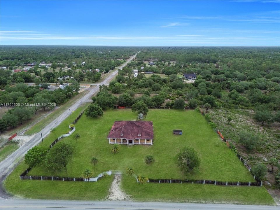 For Sale: $599,999 (5 beds, 3 baths, 4680 Square Feet)