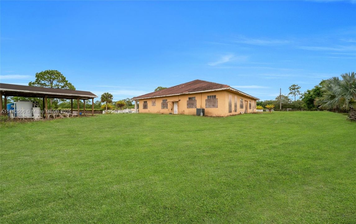 For Sale: $599,999 (5 beds, 3 baths, 4680 Square Feet)