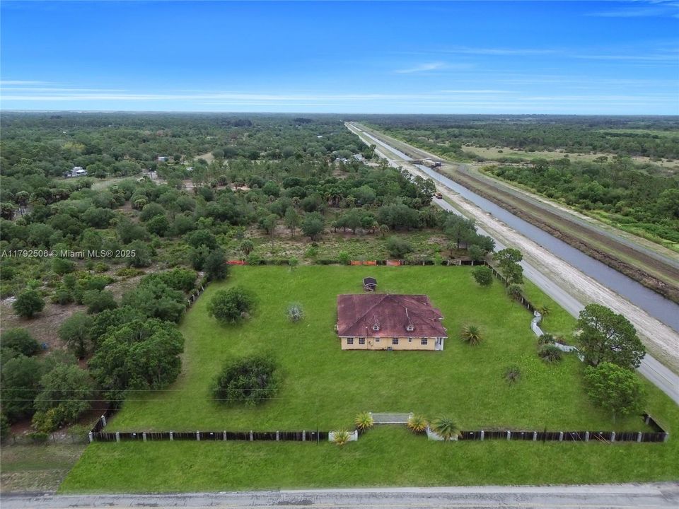 For Sale: $599,999 (5 beds, 3 baths, 4680 Square Feet)