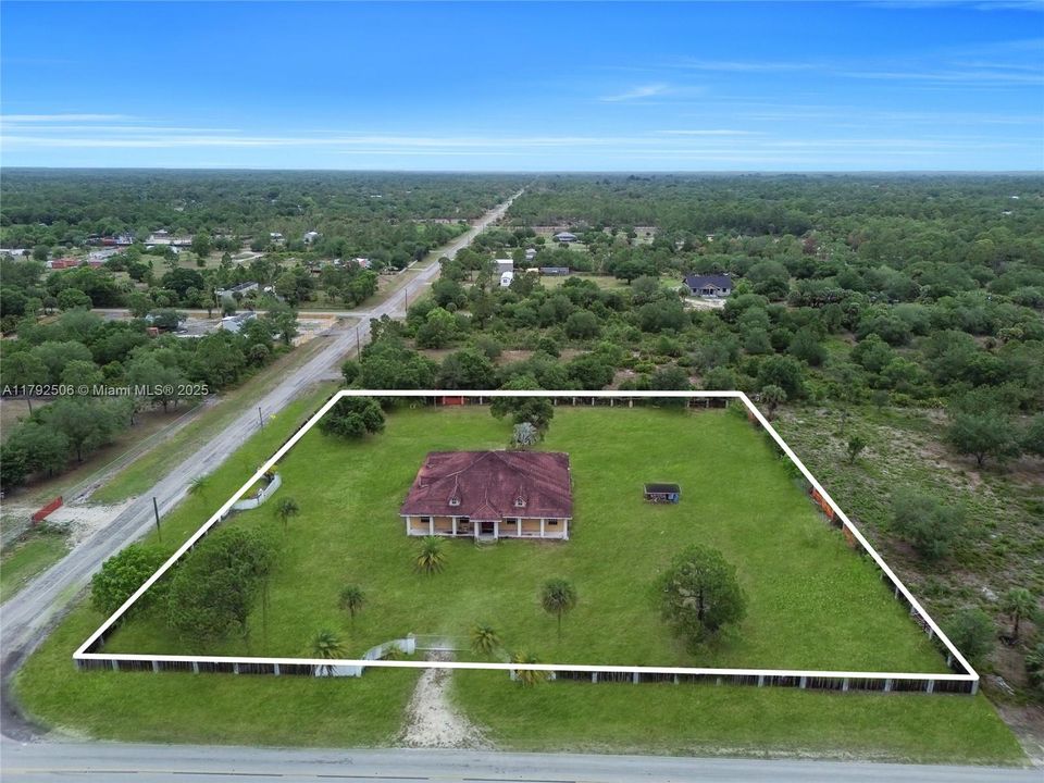 For Sale: $599,999 (5 beds, 3 baths, 4680 Square Feet)