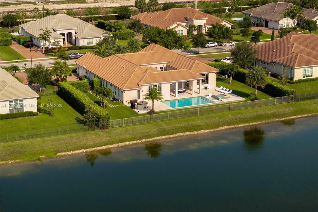 For Sale: $2,650,000 (4 beds, 4 baths, 4979 Square Feet)