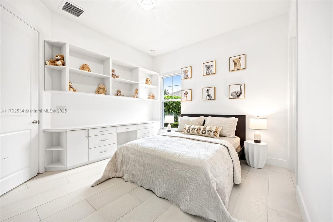 For Sale: $2,650,000 (4 beds, 4 baths, 4979 Square Feet)