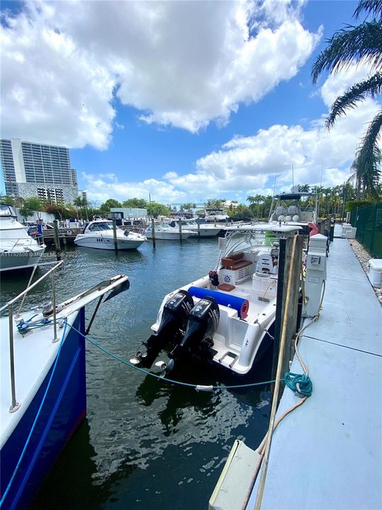 Recently Sold: $275,900 (1 beds, 1 baths, 706 Square Feet)