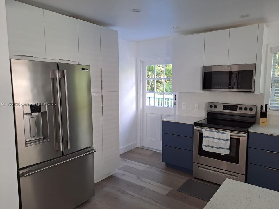 待售: $900,000 (3 贝兹, 2 浴室, 1667 平方英尺)