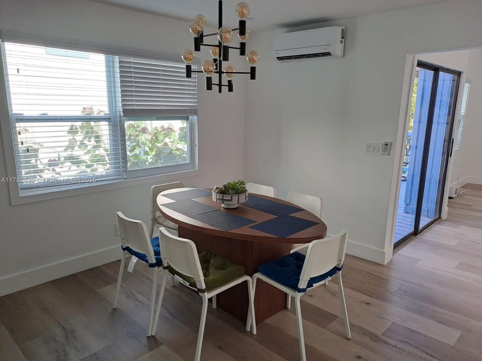 待售: $900,000 (3 贝兹, 2 浴室, 1667 平方英尺)