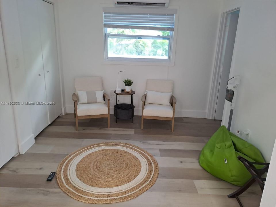 待售: $900,000 (3 贝兹, 2 浴室, 1667 平方英尺)