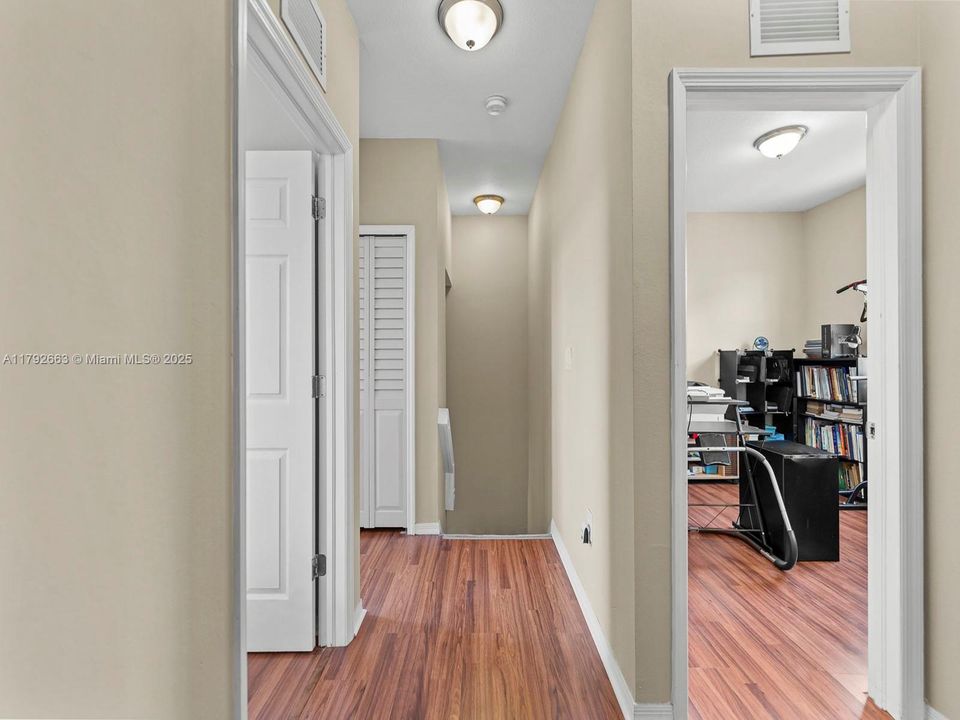 Недавно продано: $350,000 (3 спален, 2 ванн, 1679 Квадратных фут)