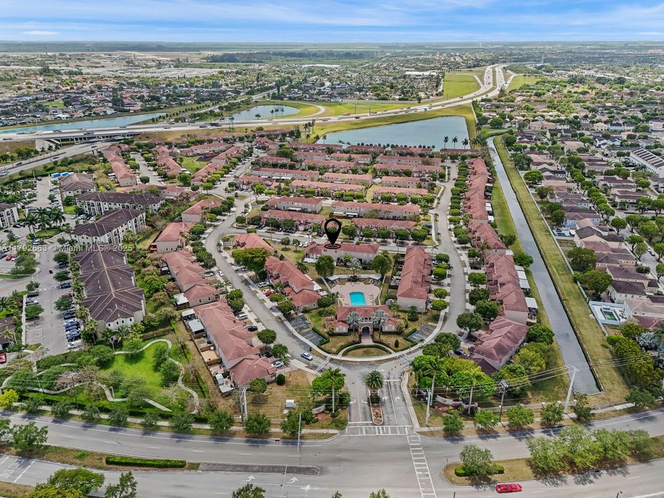 Недавно продано: $350,000 (3 спален, 2 ванн, 1679 Квадратных фут)