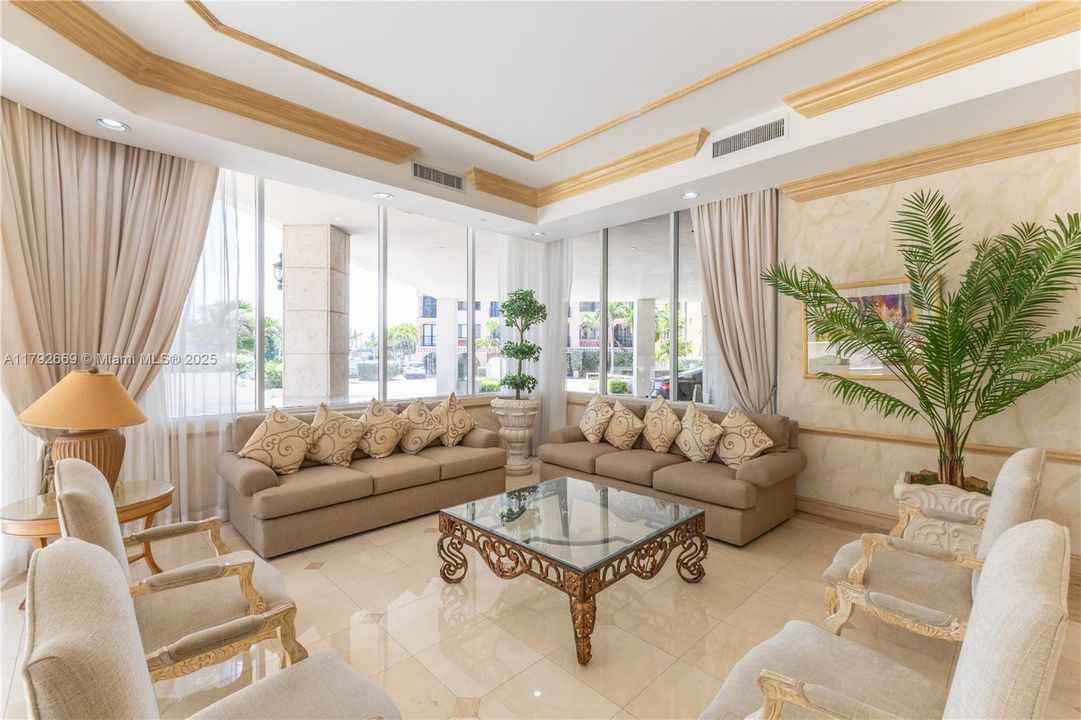 En Venta: $1,825,000 (3 camas, 2 baños, 2260 Pies cuadrados)