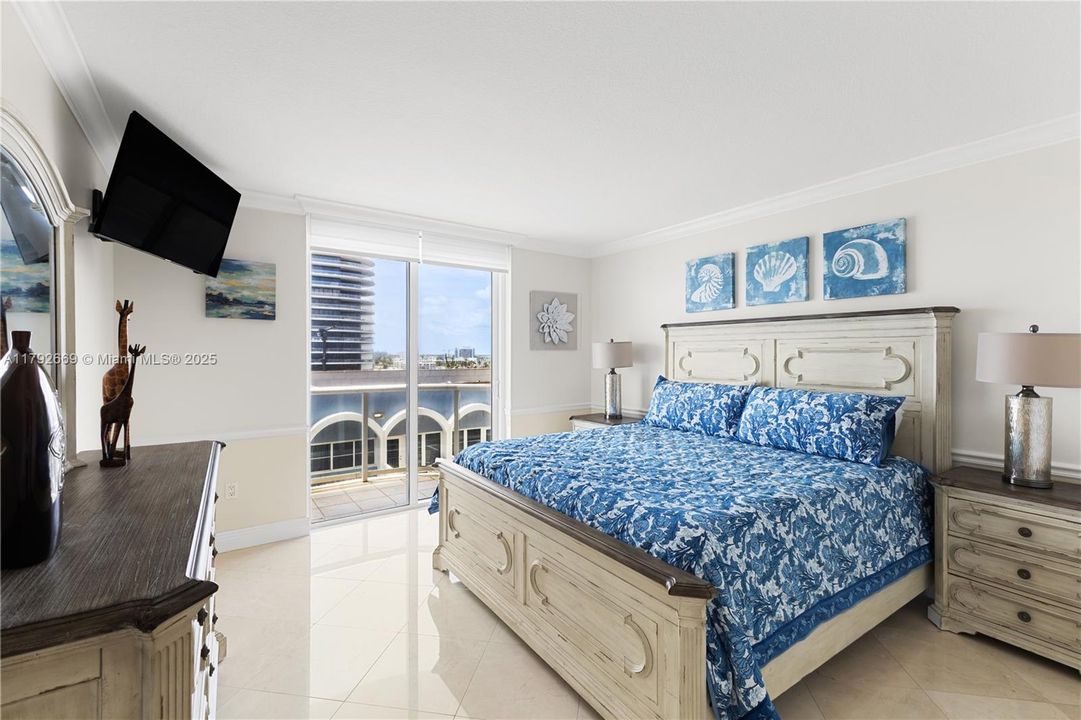 En Venta: $1,825,000 (3 camas, 2 baños, 2260 Pies cuadrados)