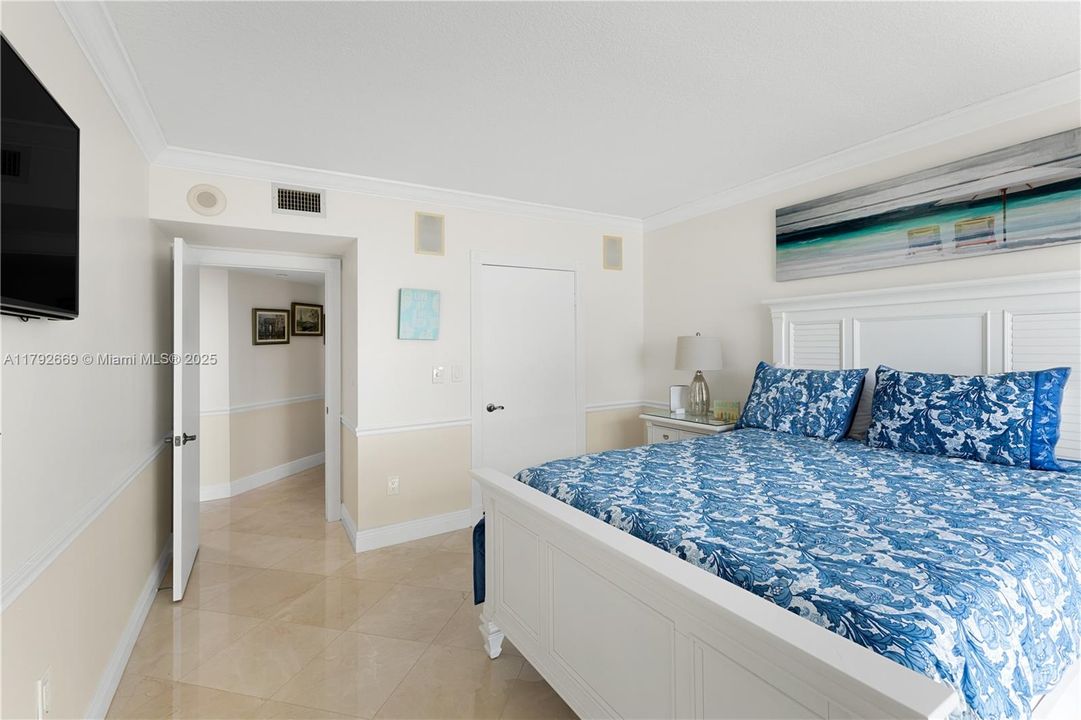 En Venta: $1,825,000 (3 camas, 2 baños, 2260 Pies cuadrados)