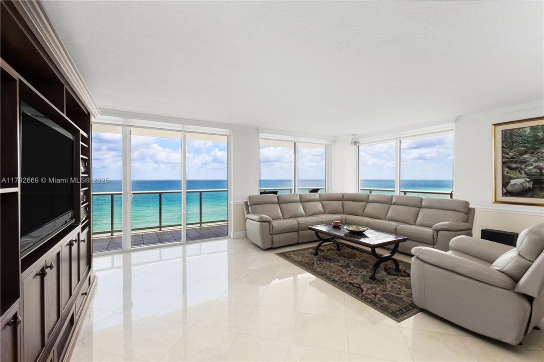 En Venta: $1,825,000 (3 camas, 2 baños, 2260 Pies cuadrados)