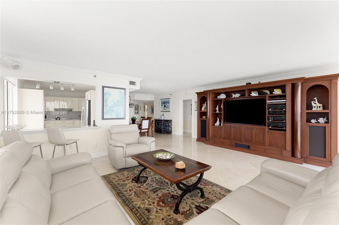 En Venta: $1,825,000 (3 camas, 2 baños, 2260 Pies cuadrados)