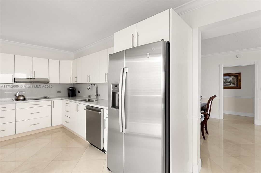 En Venta: $1,825,000 (3 camas, 2 baños, 2260 Pies cuadrados)