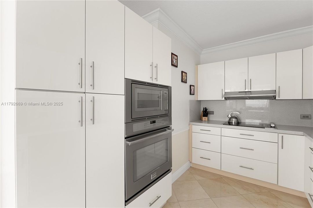 En Venta: $1,825,000 (3 camas, 2 baños, 2260 Pies cuadrados)