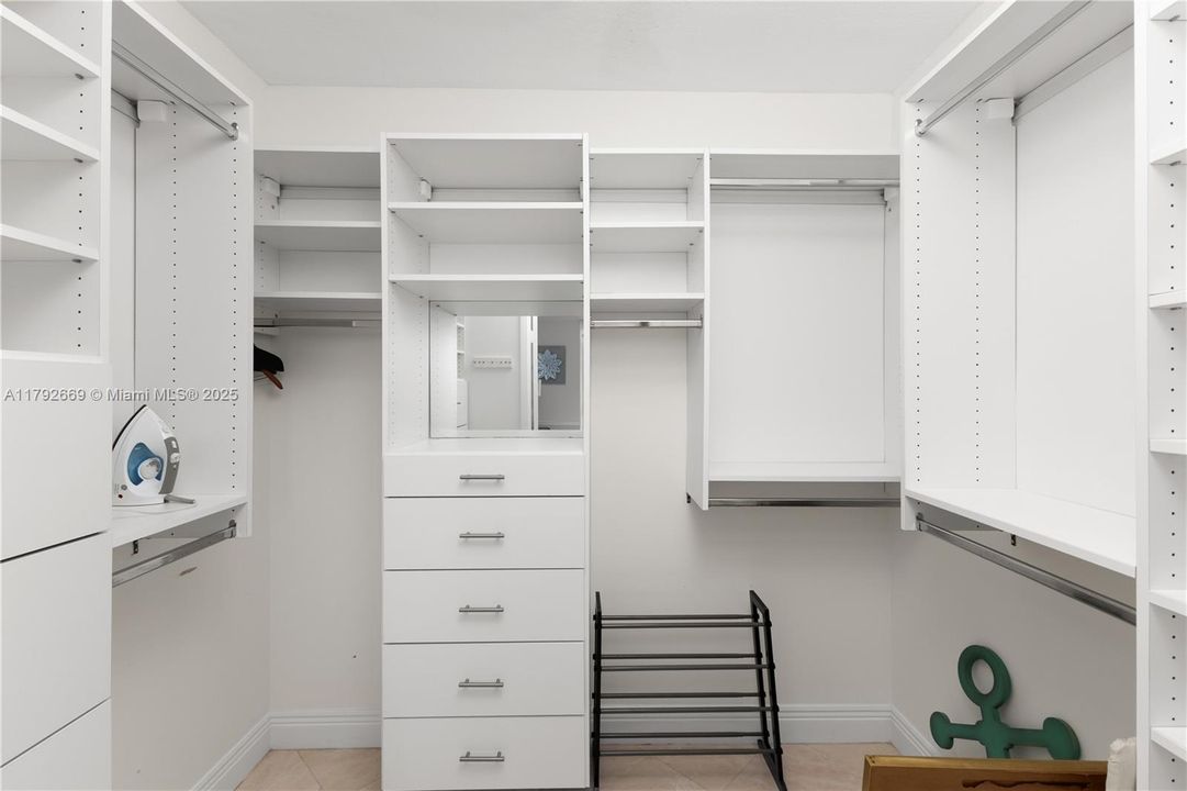 En Venta: $1,825,000 (3 camas, 2 baños, 2260 Pies cuadrados)