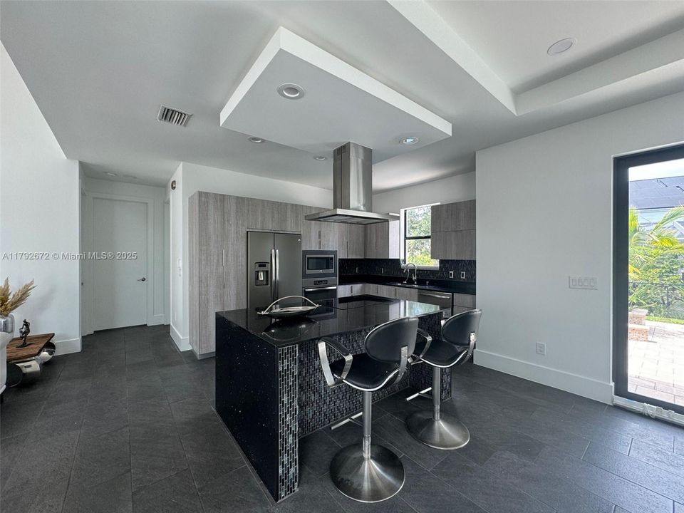 Active With Contract: $575,000 (4 beds, 3 baths, 0 Square Feet)