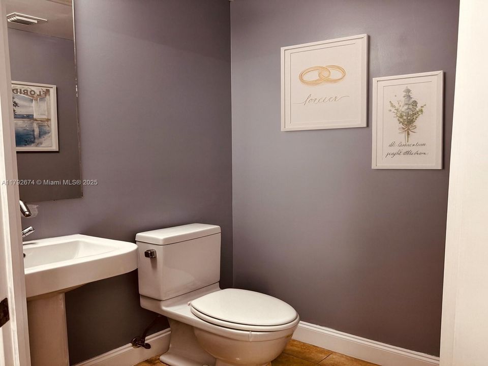 На продажу: $759,000 (2 спален, 2 ванн, 1846 Квадратных фут)