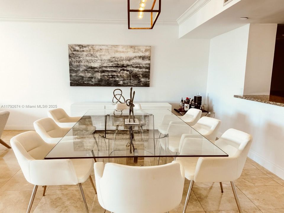 На продажу: $759,000 (2 спален, 2 ванн, 1846 Квадратных фут)