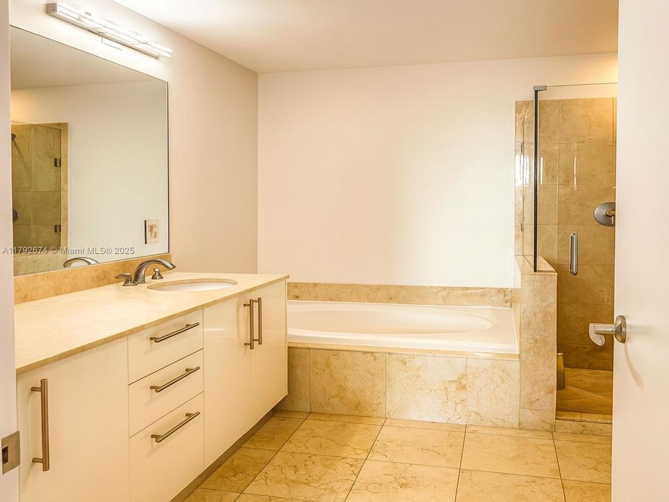 На продажу: $759,000 (2 спален, 2 ванн, 1846 Квадратных фут)