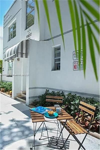 For Sale: $2,395,000 (0 beds, 1 baths, 528 Square Feet)