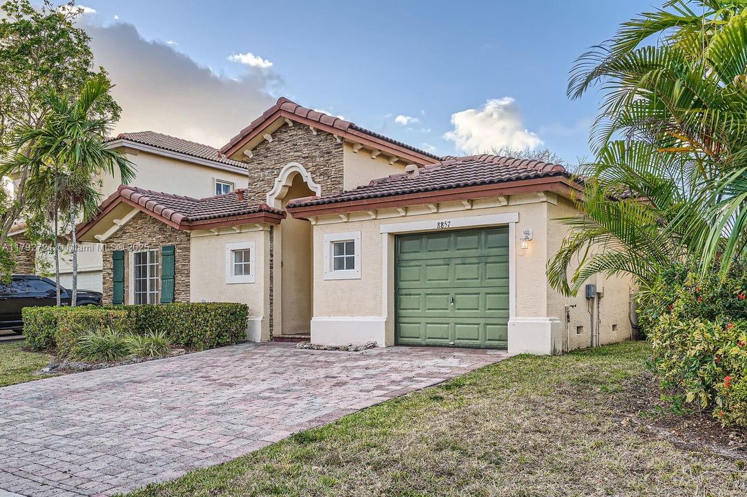 Vendido Recientemente: $525,000 (3 camas, 2 baños, 1760 Pies cuadrados)