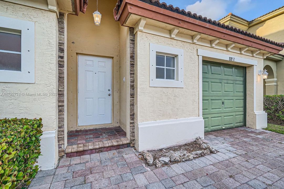 Vendido Recientemente: $525,000 (3 camas, 2 baños, 1760 Pies cuadrados)