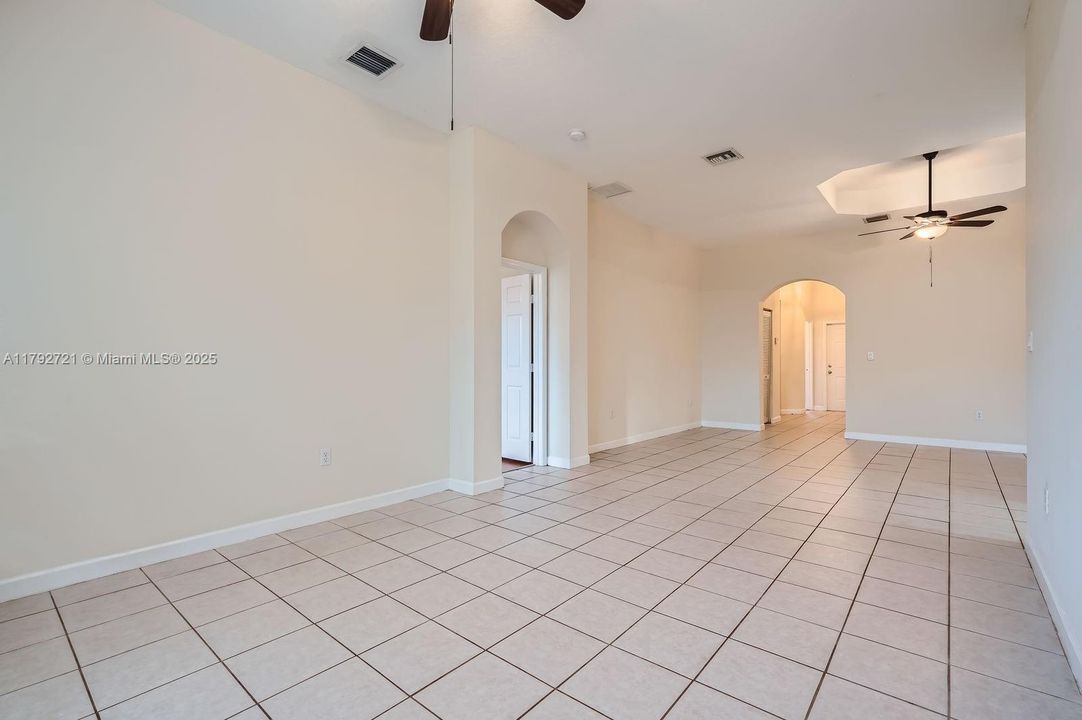 Vendido Recientemente: $525,000 (3 camas, 2 baños, 1760 Pies cuadrados)