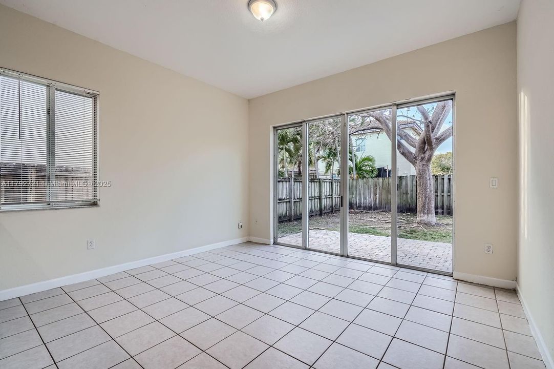 Vendido Recientemente: $525,000 (3 camas, 2 baños, 1760 Pies cuadrados)