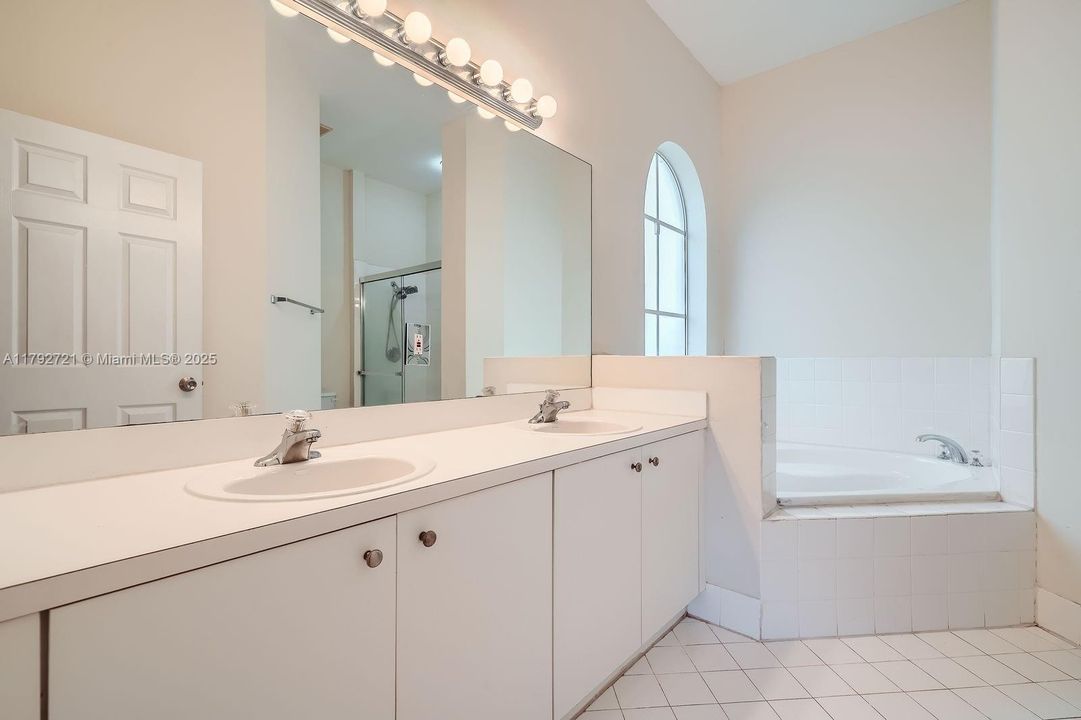 Vendido Recientemente: $525,000 (3 camas, 2 baños, 1760 Pies cuadrados)