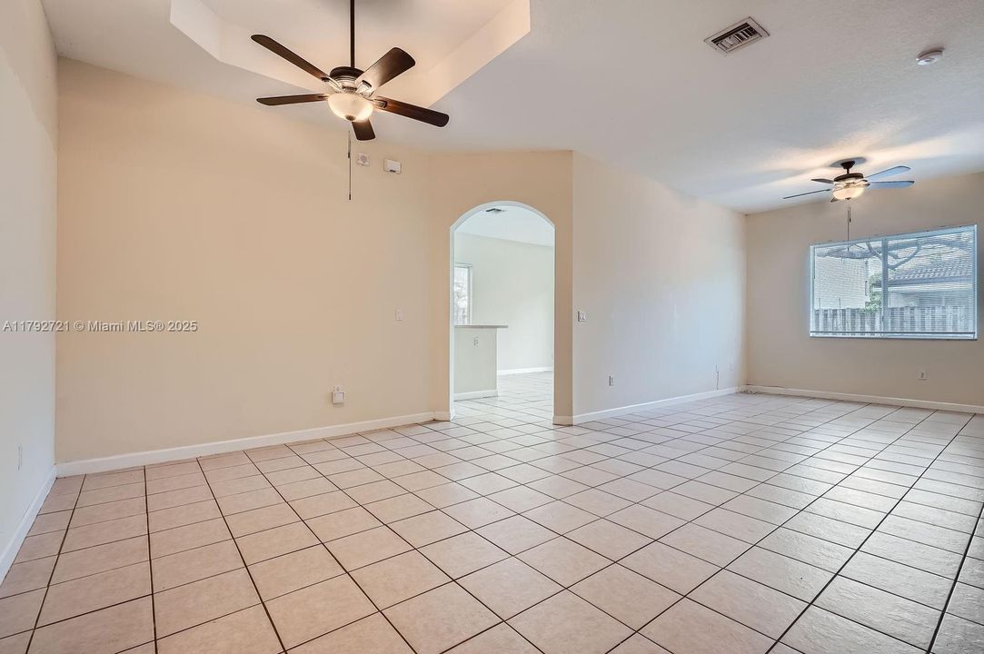 Vendido Recientemente: $525,000 (3 camas, 2 baños, 1760 Pies cuadrados)