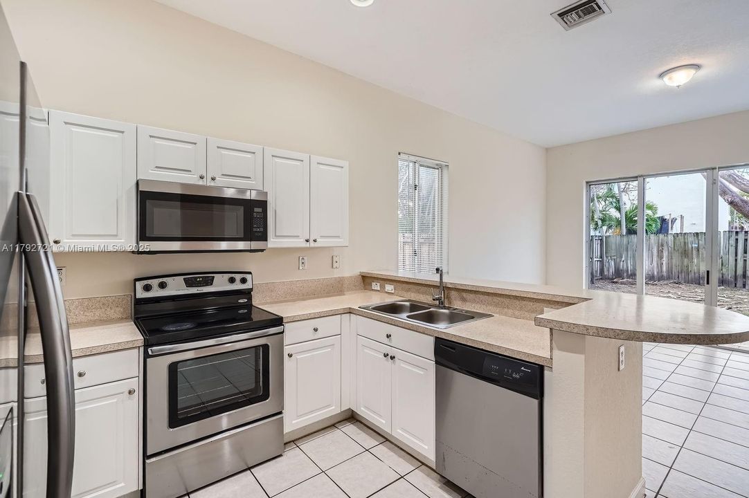 Vendido Recientemente: $525,000 (3 camas, 2 baños, 1760 Pies cuadrados)