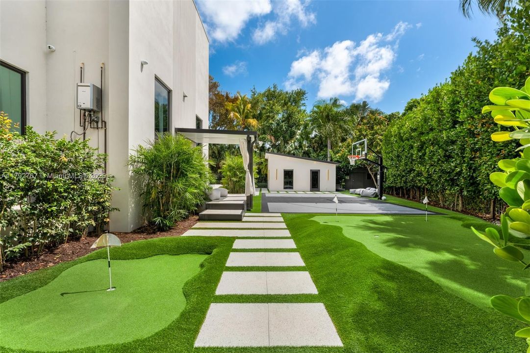 На продажу: $7,000,000 (6 спален, 7 ванн, 5842 Квадратных фут)