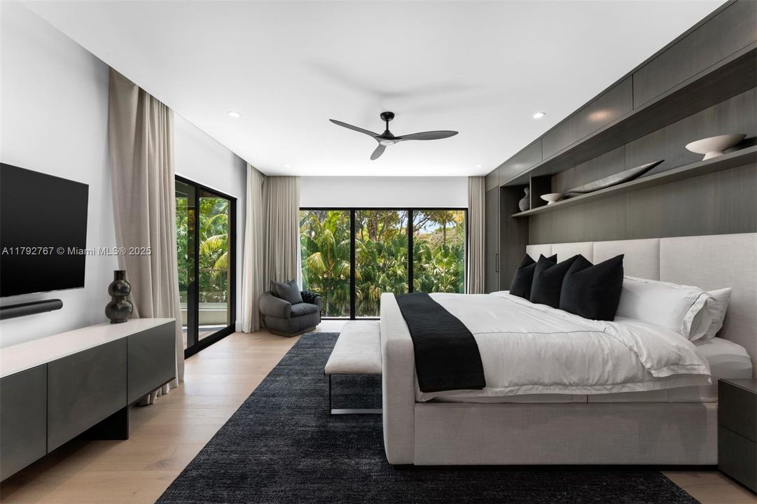 На продажу: $7,000,000 (6 спален, 7 ванн, 5842 Квадратных фут)