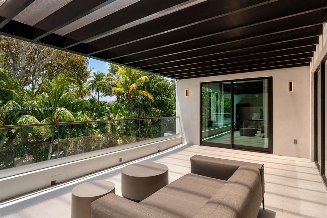 На продажу: $7,000,000 (6 спален, 7 ванн, 5842 Квадратных фут)