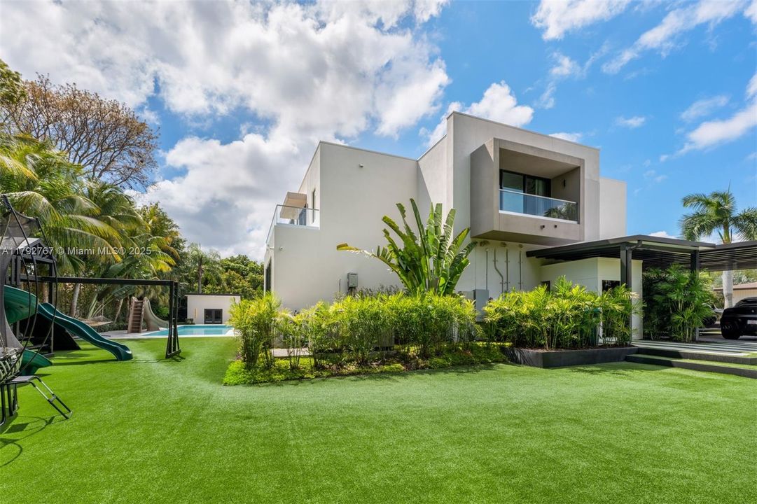 На продажу: $7,000,000 (6 спален, 7 ванн, 5842 Квадратных фут)