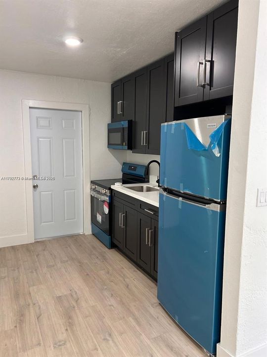Recently Rented: $1,870 (2 beds, 1 baths, 2332 Square Feet)