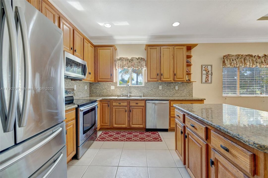 Vendido Recientemente: $635,000 (4 camas, 3 baños, 2476 Pies cuadrados)