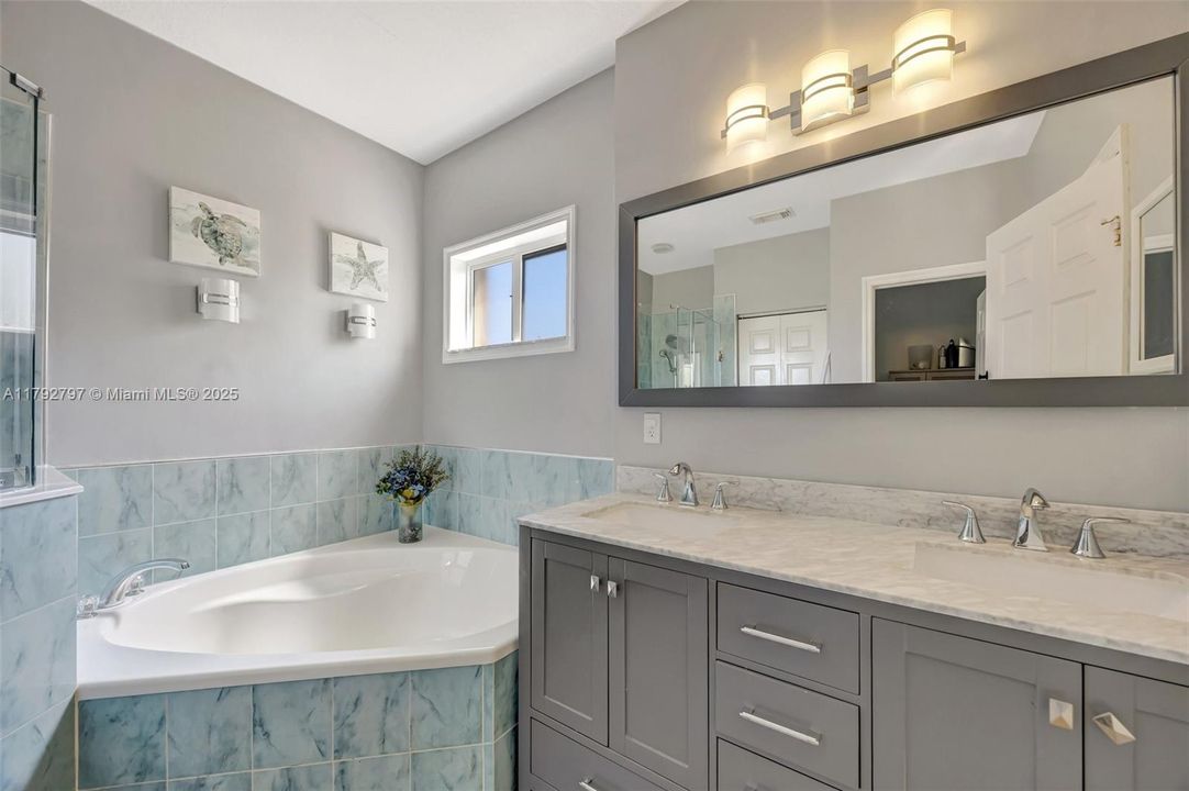 Vendido Recientemente: $635,000 (4 camas, 3 baños, 2476 Pies cuadrados)