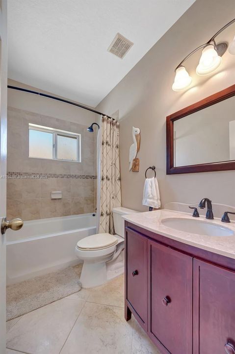 Vendido Recientemente: $635,000 (4 camas, 3 baños, 2476 Pies cuadrados)