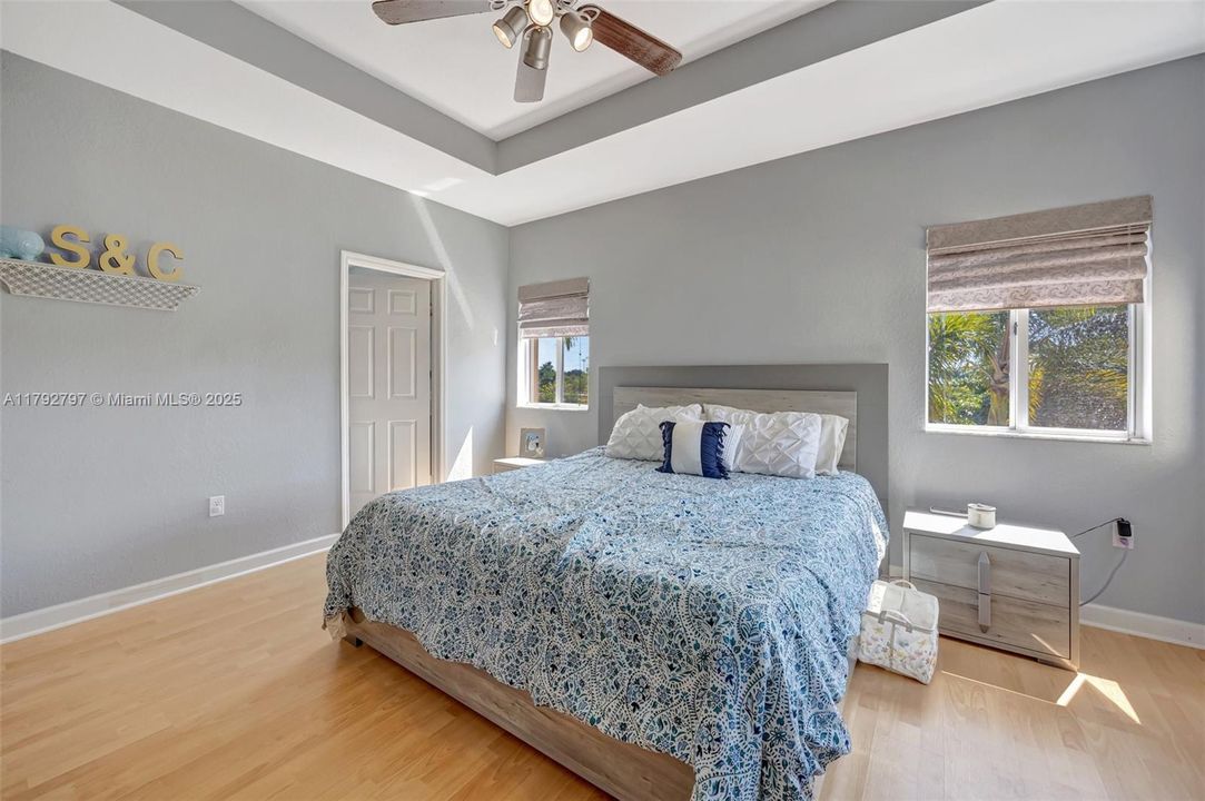 Vendido Recientemente: $635,000 (4 camas, 3 baños, 2476 Pies cuadrados)