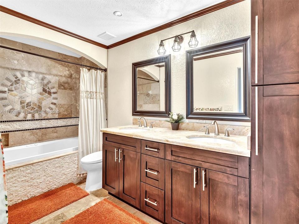 Recently Sold: $784,900 (4 beds, 2 baths, 2449 Square Feet)