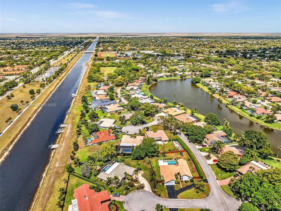 Recently Sold: $784,900 (4 beds, 2 baths, 2449 Square Feet)