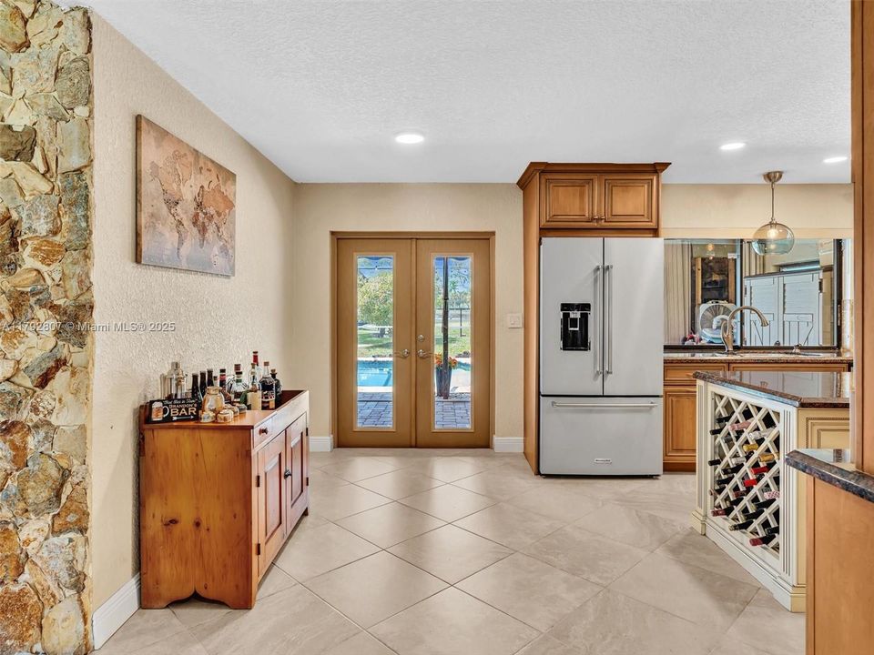 Recently Sold: $784,900 (4 beds, 2 baths, 2449 Square Feet)